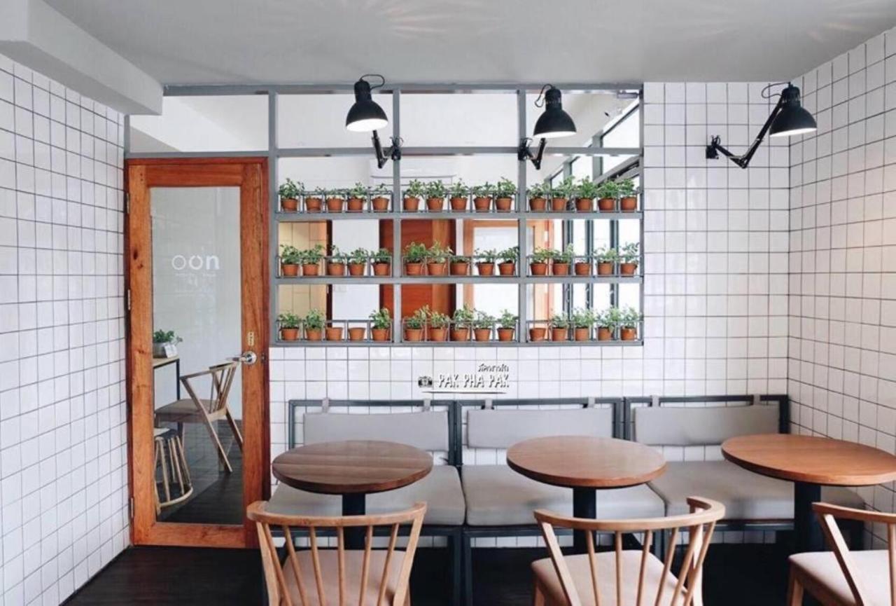 Oon Poshtel X Cafe Hostel Chiang Mai Bagian luar foto