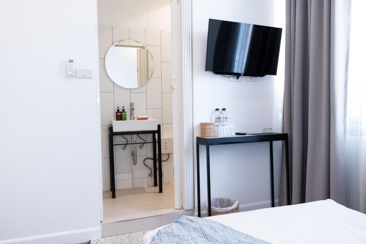 Oon Poshtel X Cafe Hostel Chiang Mai Bagian luar foto