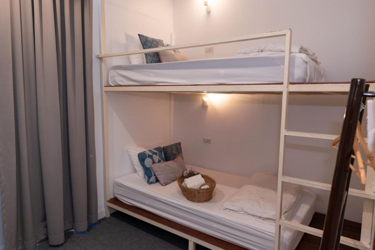 Oon Poshtel X Cafe Hostel Chiang Mai Bagian luar foto