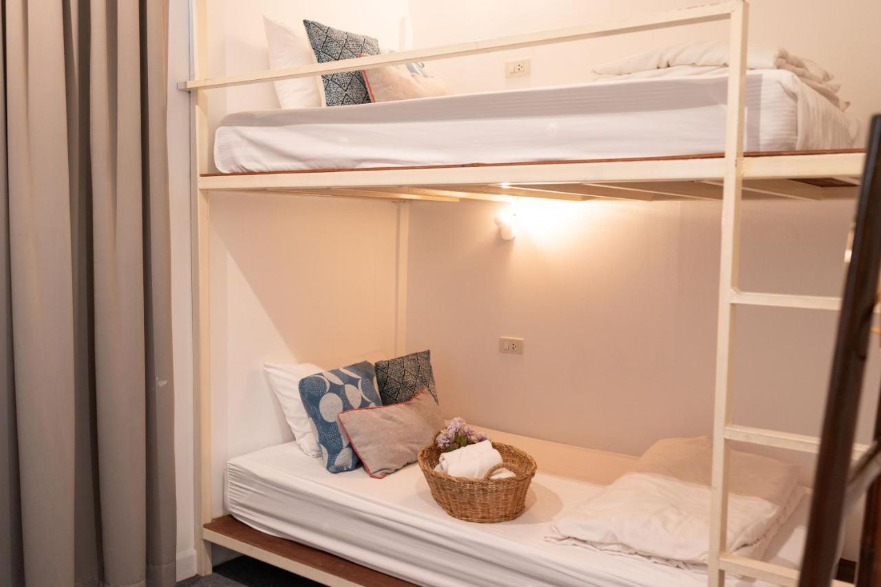 Oon Poshtel X Cafe Hostel Chiang Mai Bagian luar foto