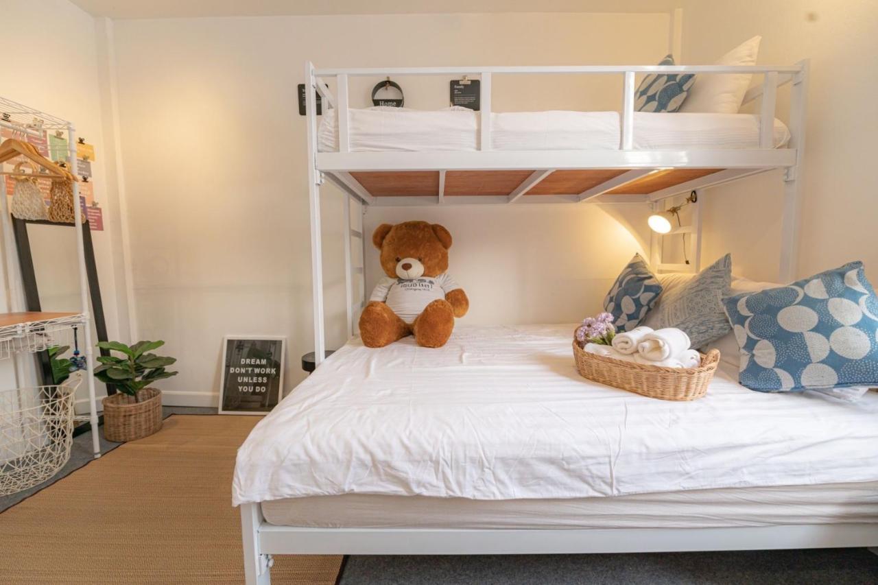 Oon Poshtel X Cafe Hostel Chiang Mai Bagian luar foto