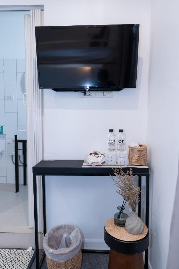 Oon Poshtel X Cafe Hostel Chiang Mai Bagian luar foto